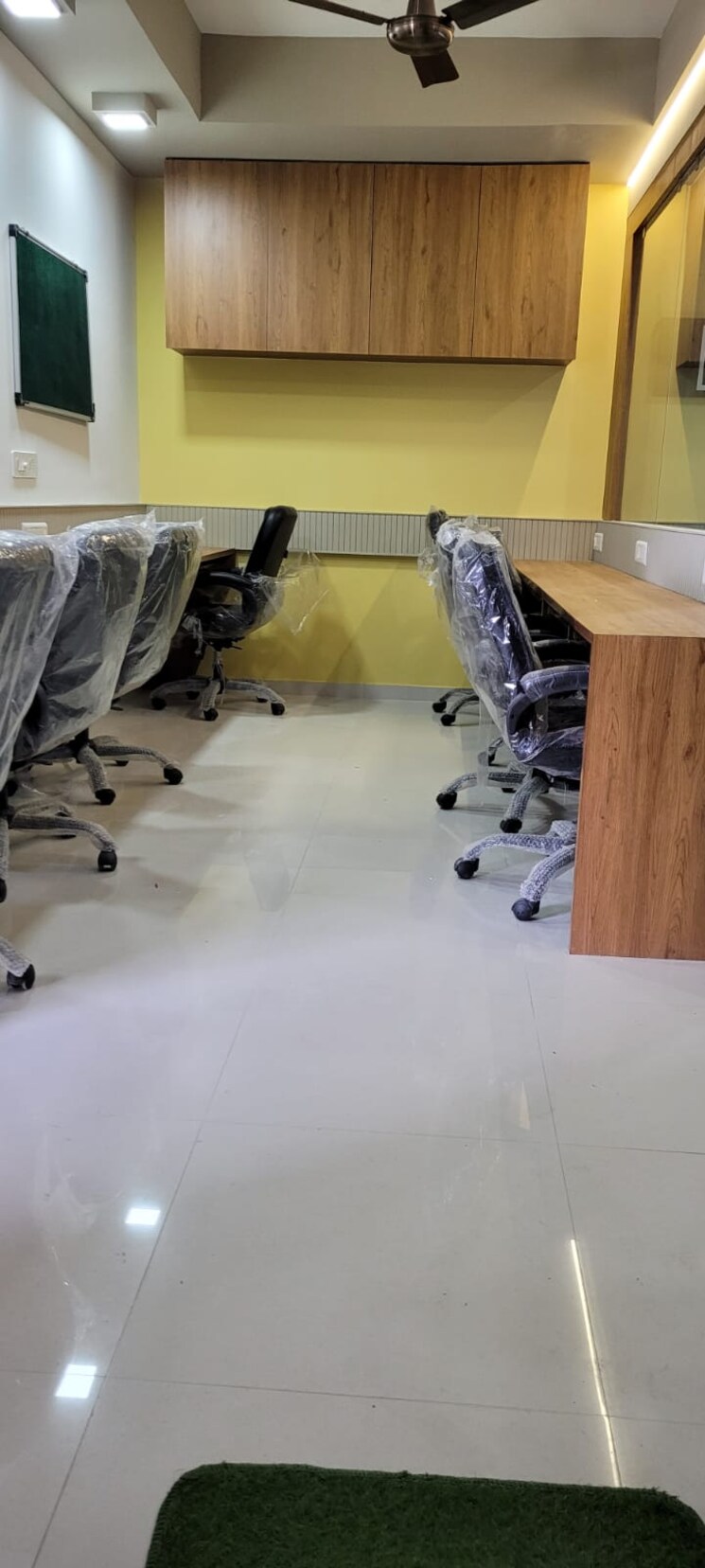 Team Area, gota Commercial Office Space 723 Sq.Ft. In Gota Ahmedabad 9083937