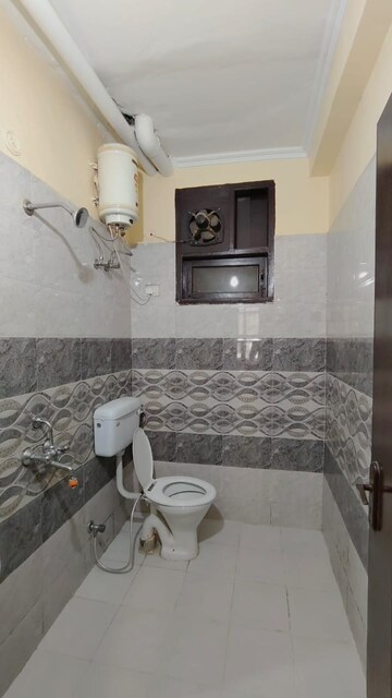 Bathroom in 1 BHK Builder Floor at Sushant Lok I – for Rent