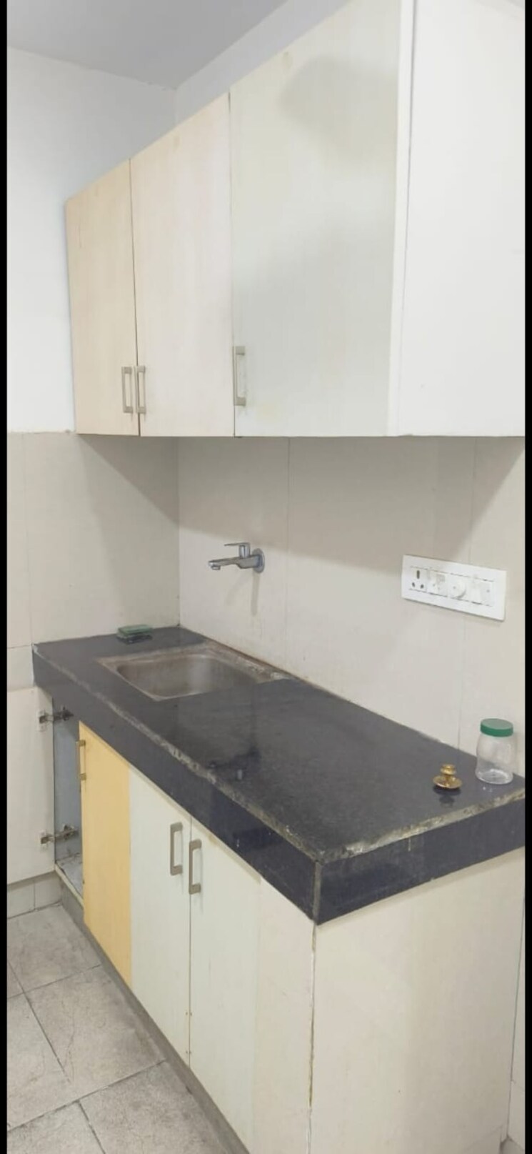 Team Area, green park extension Commercial Office Space 800 Sq.Ft. In Green Park Extension Delhi 9083952