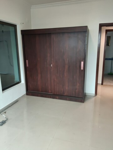 Bedroom in 2.5 BHK Apartment at Oberoi Springs, Andheri West – for Rent