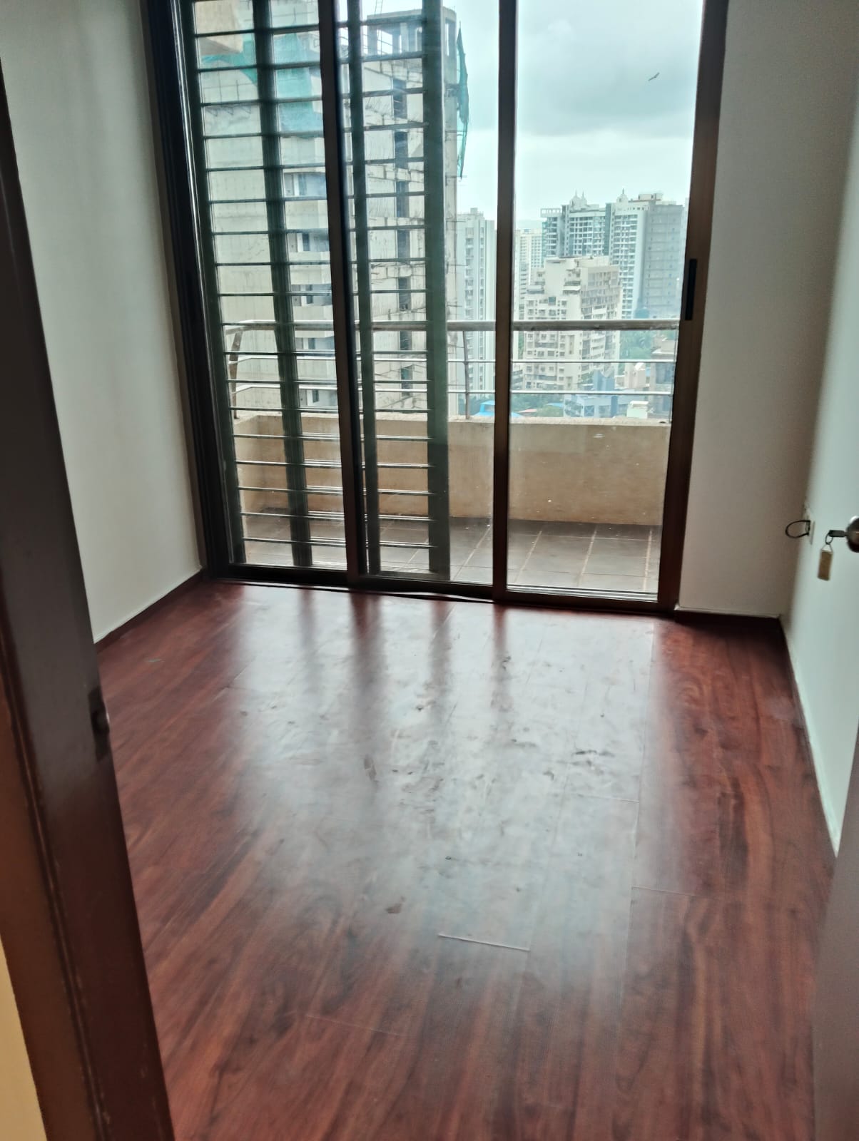 2.5 BHK Apartment For Rent in Oberoi Springs