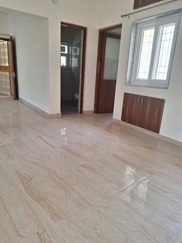 Room in 2 BHK Apartment at DDA Rosewood Apartments, Vasant Kunj – for Rent