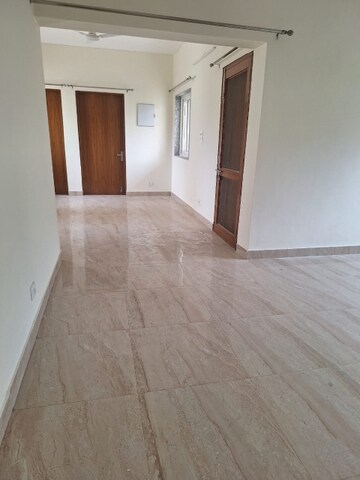 Room in 2 BHK Apartment at DDA Rosewood Apartments, Vasant Kunj – for Rent
