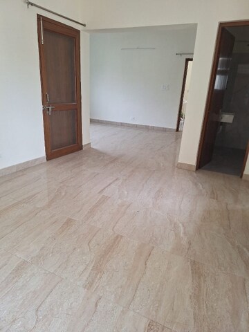 Room in 2 BHK Apartment at DDA Rosewood Apartments, Vasant Kunj – for Rent
