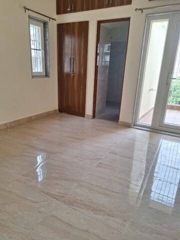 Room in 2 BHK Apartment at DDA Rosewood Apartments, Vasant Kunj – for Rent