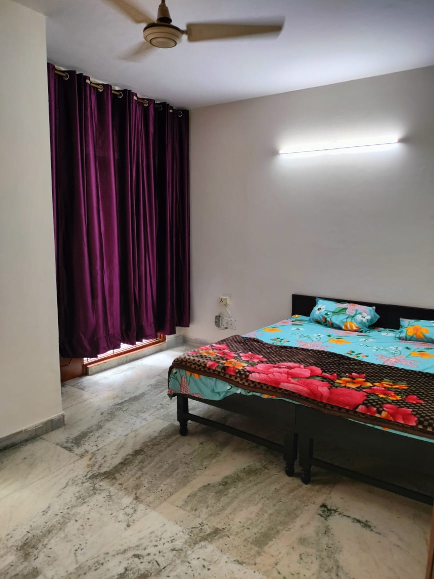1.5 BHK Builder Floor For Rent in Juhu