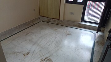 Room in 2 BHK Builder Floor at Vaishali Sector 2 – for Rent