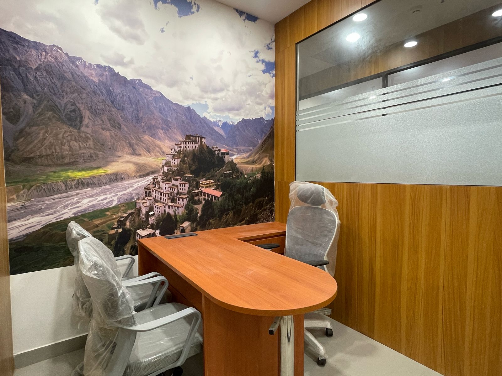 Office Space For Rent in Mani Casadona