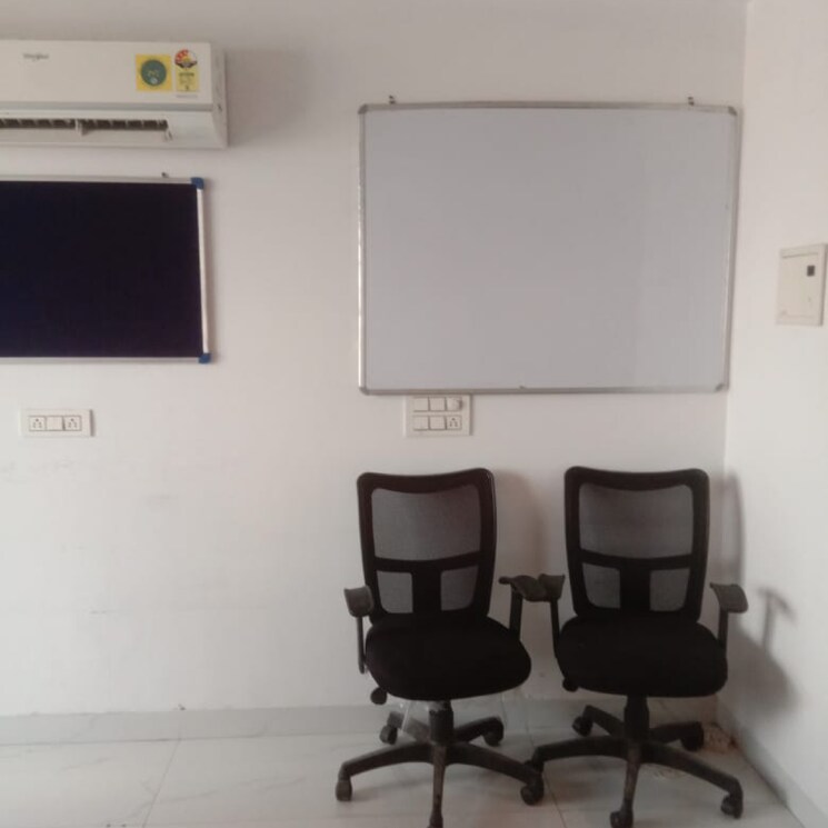 Team Area, puri-81-business-hub Commercial Office Space 500 Sq.Ft. In Sector 81 Faridabad 9084133