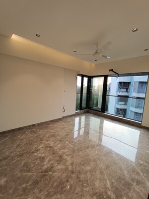 2 BHK Apartment For Sale in Juhu Road