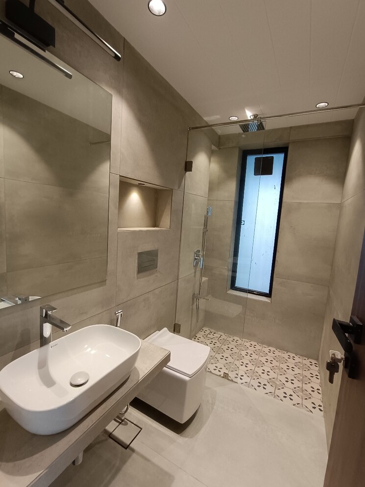 Bathroom, juhu road 2 Bedroom 775 Sq.Ft. Apartment In Juhu Road Mumbai 9084125