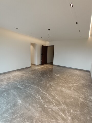 Room in 2 BHK Apartment at Juhu Road – for Sale
