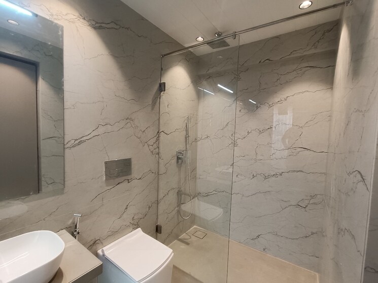 Bathroom, juhu road 2 Bedroom 775 Sq.Ft. Apartment In Juhu Road Mumbai 9084125