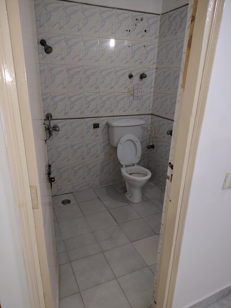 Bathroom, windsor-and-nova-society 2 Bedroom 1000 Sq.Ft. Apartment In Ahinsa Khand 2 Ghaziabad 9084212