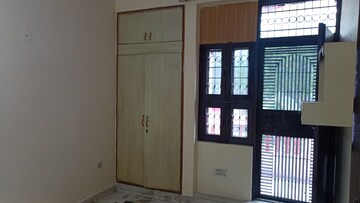 Room in 3 BHK Builder Floor at Vaishali Sector 5 – for Rent