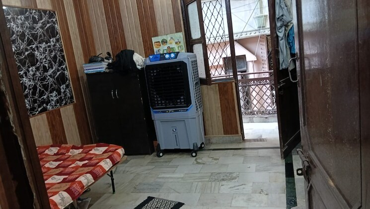 Room, laxmi nagar 2 Bedroom 50 Sq.Yd. Apartment In Laxmi Nagar Delhi 9034422
