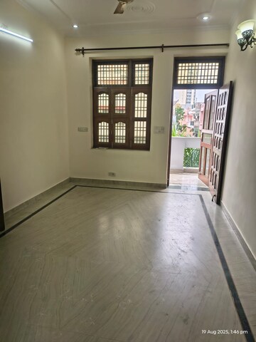 1 BHK Builder Floor For Rent in Sector 22