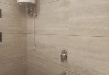Attached Bathroom in 3 BHK Builder Floor at Vasant Kunj – for Rent