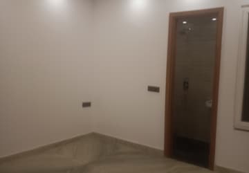 Room in 3 BHK Builder Floor at Vasant Kunj – for Rent