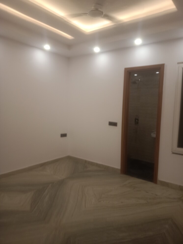 Room, vasant kunj 3 Bedroom 1150 Sq.Ft. Builder Floor In Vasant Kunj Delhi 9084234