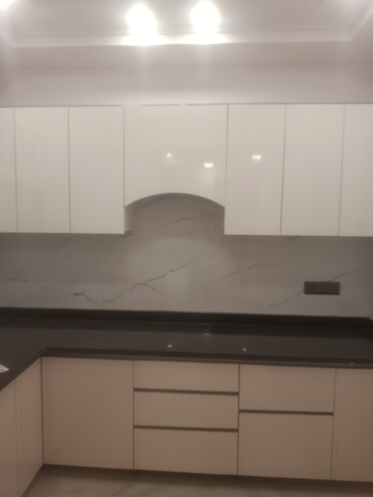 Kitchen, vasant kunj 3 Bedroom 1150 Sq.Ft. Builder Floor In Vasant Kunj Delhi 9084234