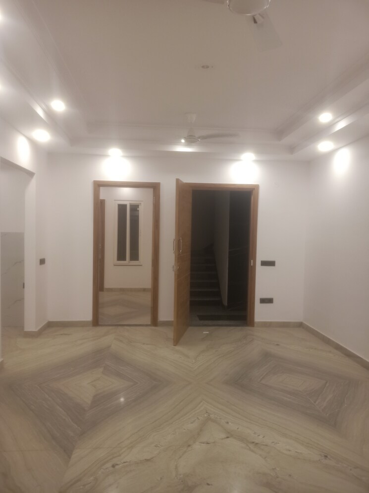 undefined, vasant kunj 3 Bedroom 1150 Sq.Ft. Builder Floor In Vasant Kunj Delhi 9084234