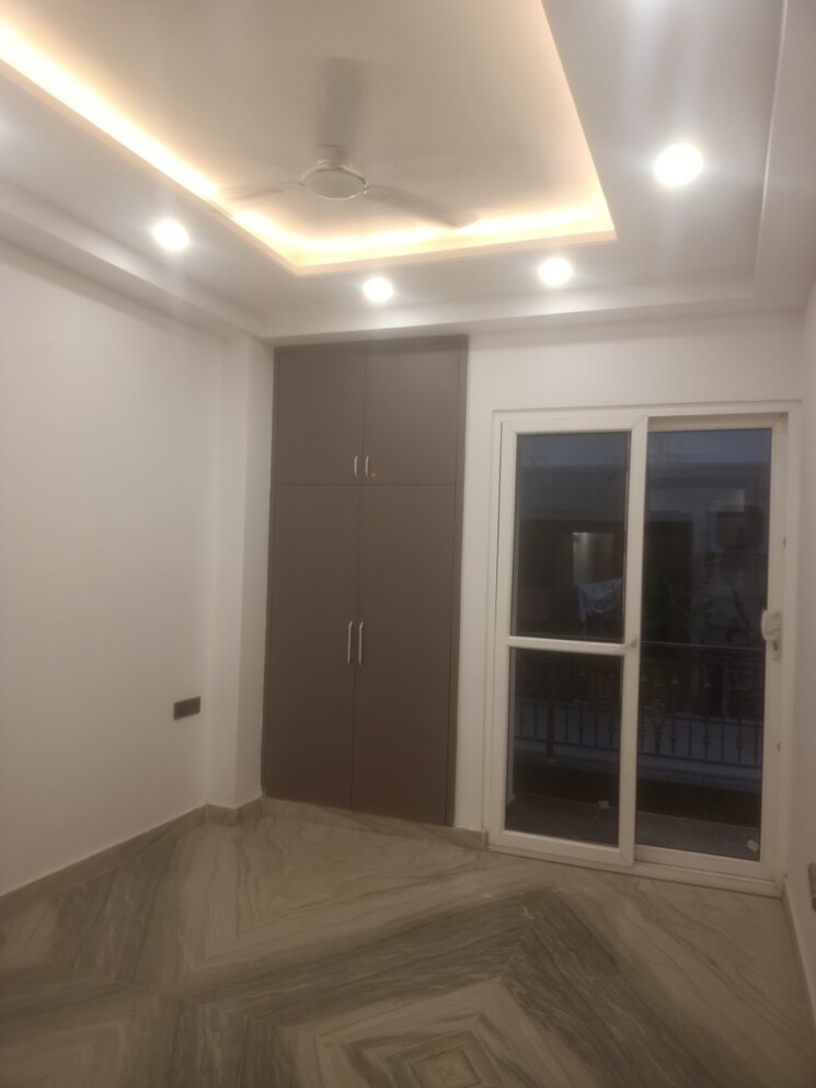 Room, vasant kunj 3 Bedroom 1150 Sq.Ft. Builder Floor In Vasant Kunj Delhi 9084234