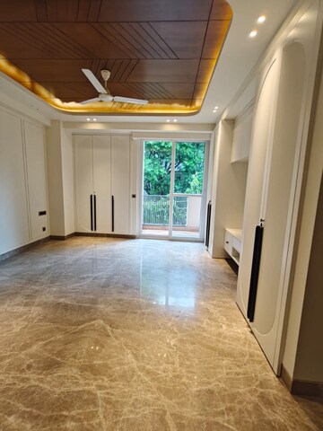 Room in 4 BHK Builder Floor at Geetanjali Enclave – for Sale