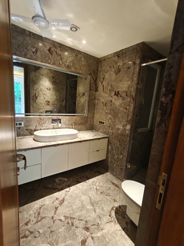 Kitchen, geetanjali enclave 4 Bedroom 3060 Sq.Ft. Builder Floor In Geetanjali Enclave Delhi 9084213