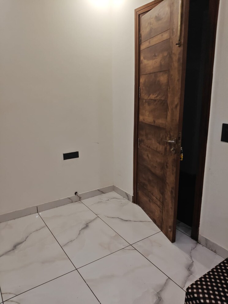 Bathroom, sector 55 1.5 Bedroom 700 Sq.Ft. Independent House In Sector 55 Noida 9084265
