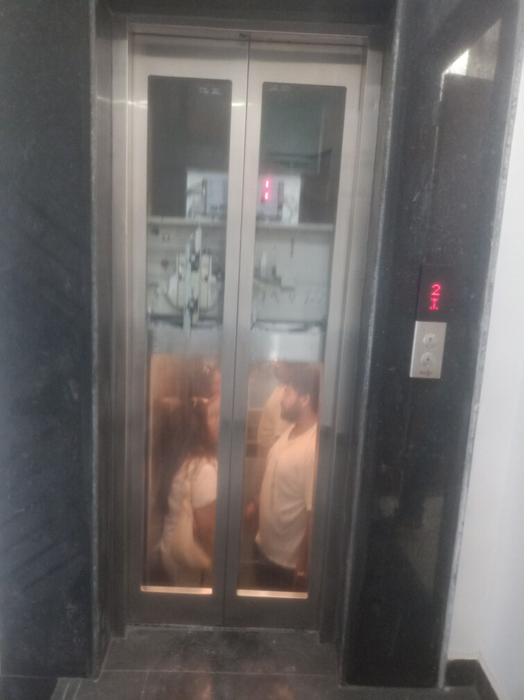 undefined, vasant enclave 3 Bedroom 1200 Sq.Ft. Builder Floor In Vasant Enclave Delhi 9084253