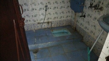 Bathroom in 2 BHK Builder Floor at Vaishali Sector 2 – for Rent