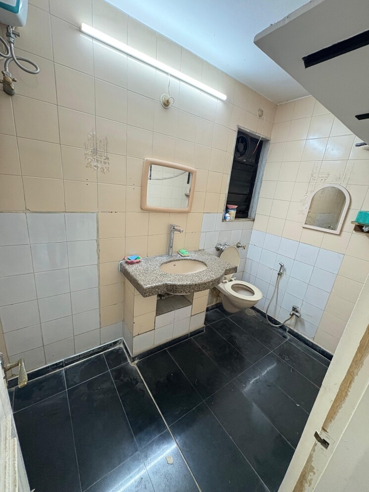 Bathroom, nalanda-chs 2 Bedroom 1200 Sq.Ft. Apartment In Vashi Sector 17 Navi Mumbai 9084277