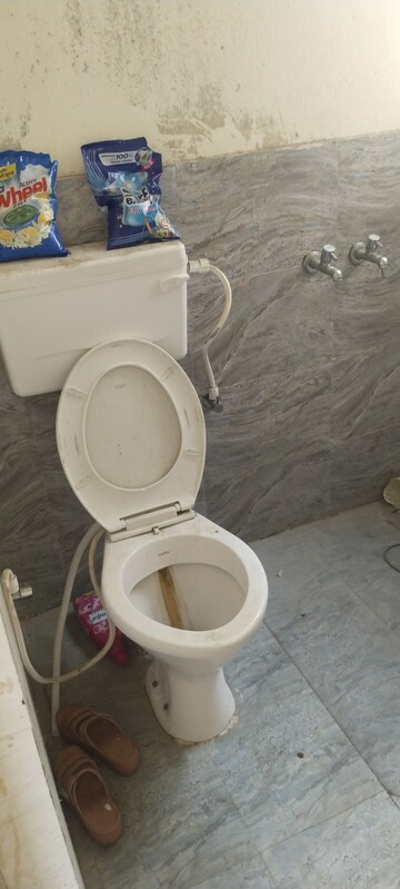 Bathroom in 3 BHK Apartment at Auric City Homes, Sector 82 – for Rent