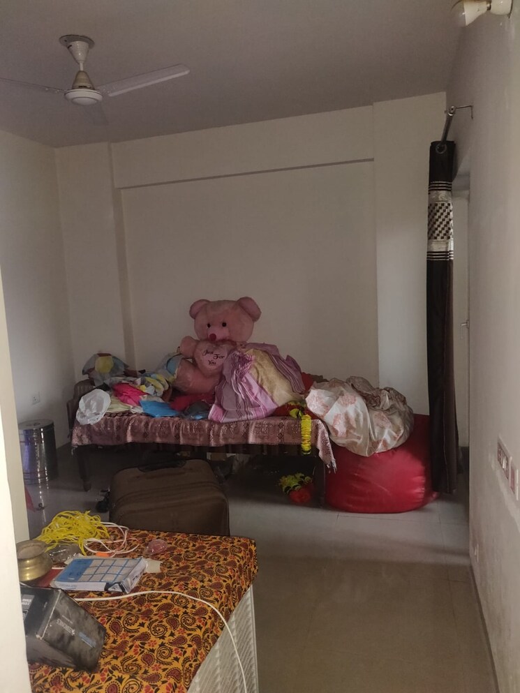 Bedroom, shri-radha-sky-gardens 3 Bedroom 1874 Sq.Ft. Apartment In Sector 16b Greater Noida Greater Noida 9084286