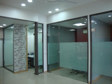 Room in  Office Space in IT/SEZ at Sola – for Rent