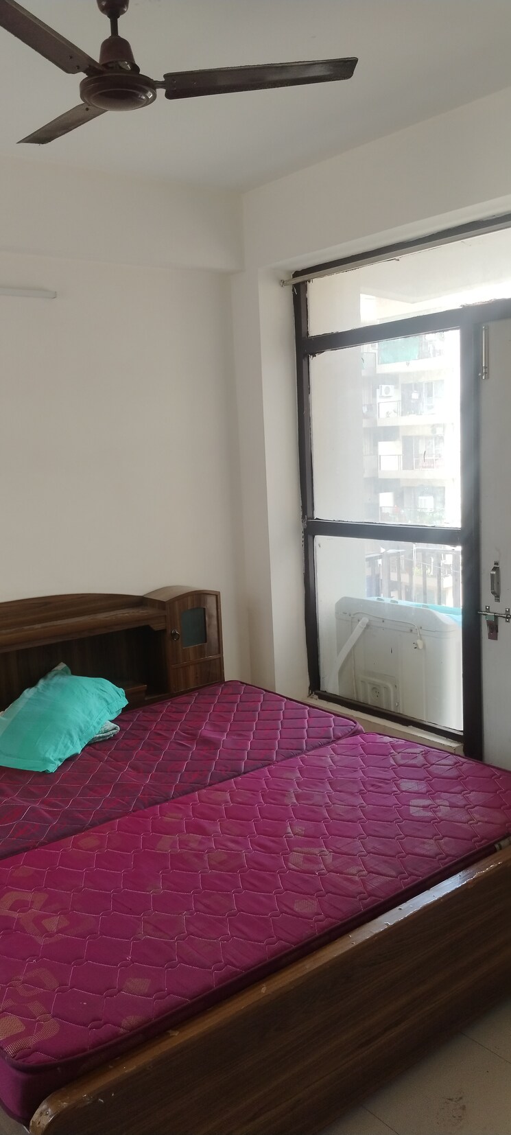 Room, auric-city-homes 1 Bedroom 322 Sq.Ft. Apartment In Sector 82 Faridabad 9084302