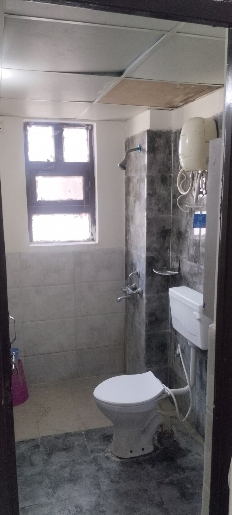 Bathroom, auric-city-homes 1 Bedroom 322 Sq.Ft. Apartment In Sector 82 Faridabad 9084302