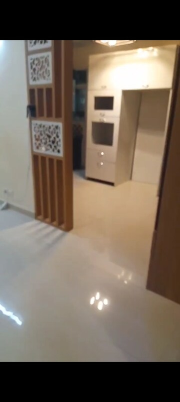 Room in 3 BHK Apartment at Gaur Saundaryam, Tech Zone 4 Greater Noida – for Rent