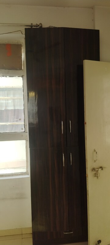 Furnished Amenities in 1 BHK Apartment at Auric City Homes, Sector 82 – for Rent