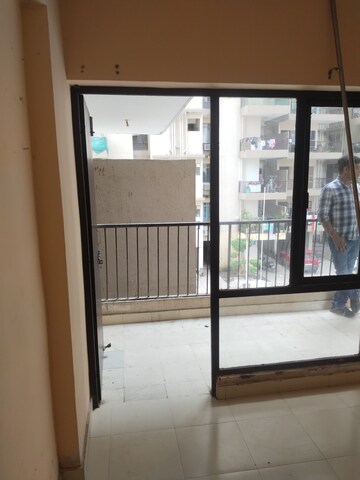 Room in 2 BHK Apartment at OP Floridaa, Sector 82 – for Rent