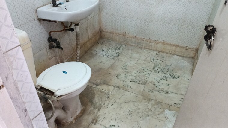 Bathroom, vaishali sector 4 1 Bedroom 570 Sq.Ft. Builder Floor In Vaishali Sector 4 Ghaziabad 9084344