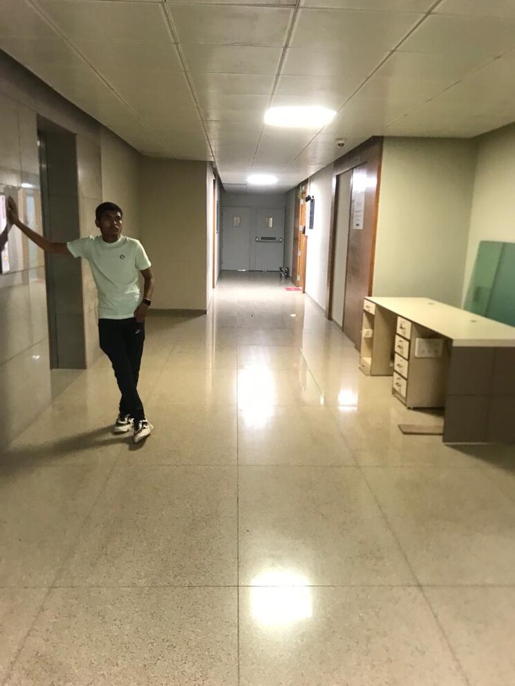 Room, synthesis-the-first Commercial Office Space 1120 Sq.Ft. In Vastrapur Ahmedabad 9084346