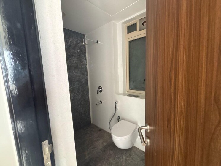 Bathroom, lodha-the-park 3 Bedroom 1211 Sq.Ft. Apartment In Worli Mumbai 9084373