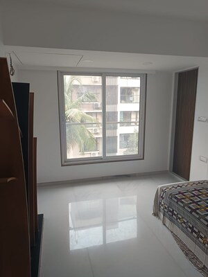 Room in 3 BHK Apartment at Acharat Baug, Santacruz West – for Sale