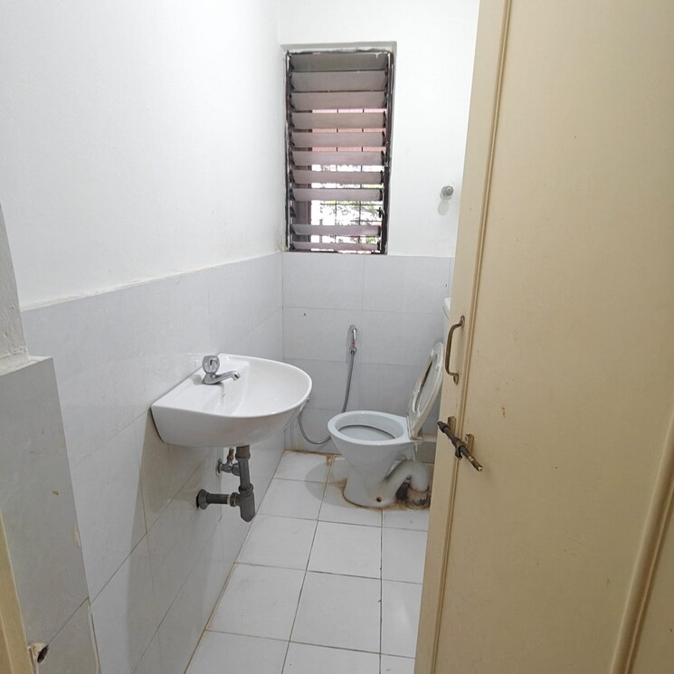 Bathroom, landmark-garden 2 Bedroom 1159 Sq.Ft. Apartment In Kalyani Nagar Pune 9084439