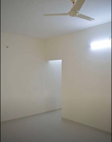Room in 2 BHK Apartment at Landmark Garden, Kalyani Nagar – for Rent