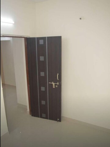 Room in 2 BHK Apartment at Landmark Garden, Kalyani Nagar – for Rent