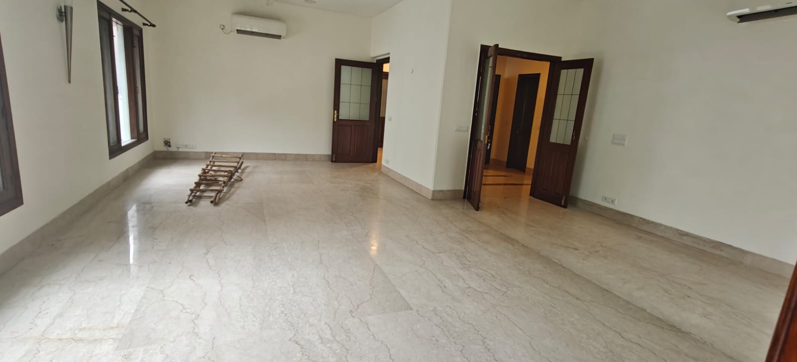 4 BHK + Servant Room Builder Floor For Rent in Panchsheel Enclave