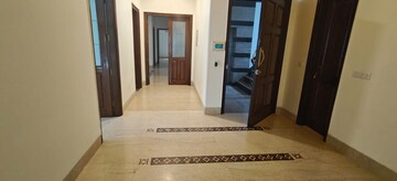 Room in 4 BHK Builder Floor at Panchsheel Enclave – for Rent